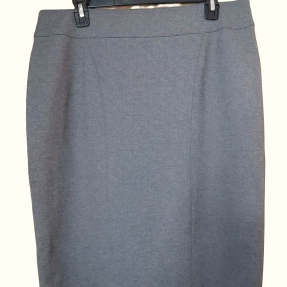 Stylish Grey skirt - Picture 1 of 5